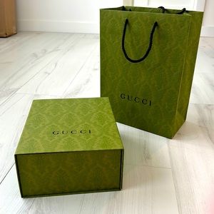Gucci equilibrium box and bag